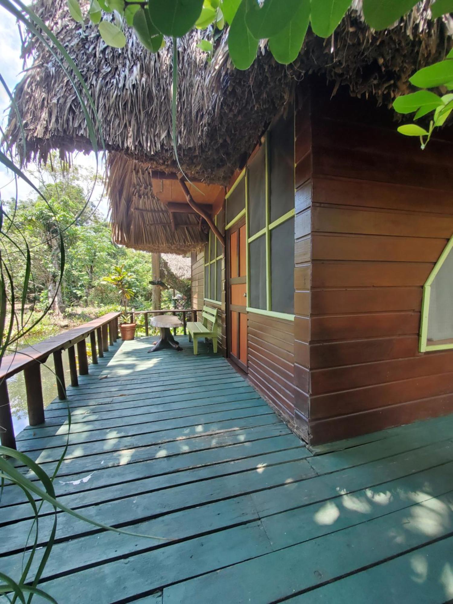 Hotel Casa Perico Rio Dulce Town Exterior foto