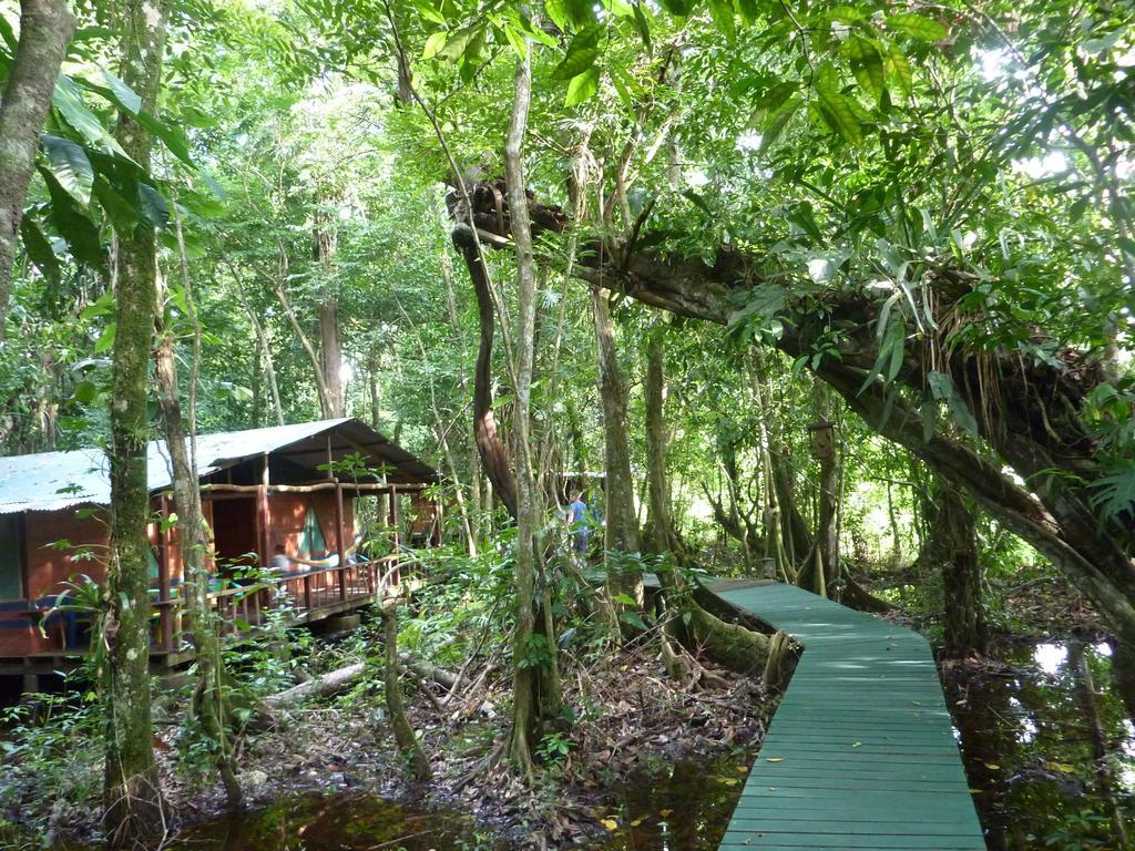 Hotel Casa Perico Rio Dulce Town Exterior foto